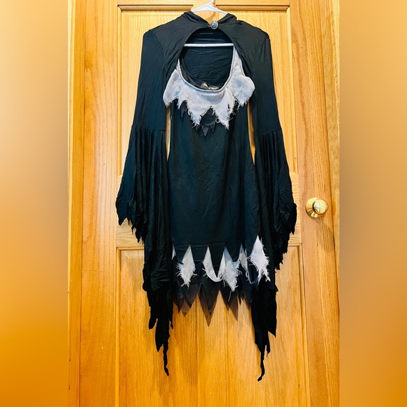 NWT Sm Maiden of Death Sexy Grim Reaper Costume Set Dolls Kill Trickz N’ Treatz - Picture 1 of 16